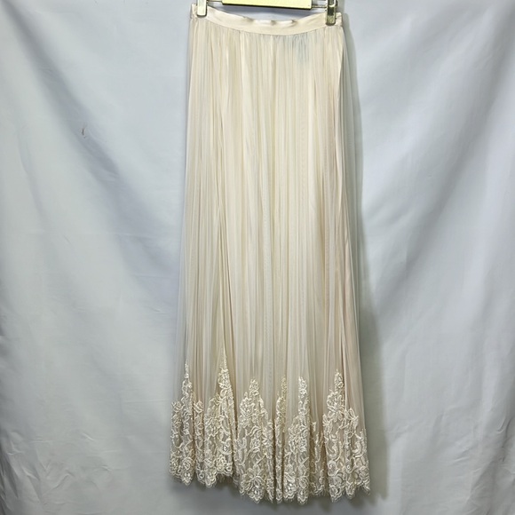 Carmen Marc Valvo beaded pearls over lace over mesh long skirt - Picture 5 of 8